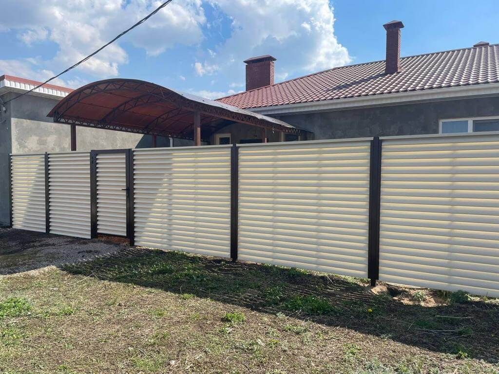 Забор из ламелей Еврожалюзи 25м RAL1015/1015 Слоновая Кость двусторонний фото 5 в Новочеркасске