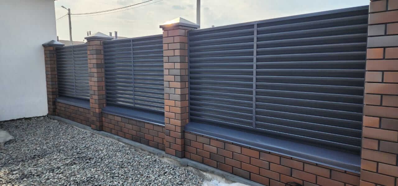 Забор из ламелей еврожалюзи 22м RAL7024/7024 Серый Графит двусторонний фото 1 в Новочеркасске