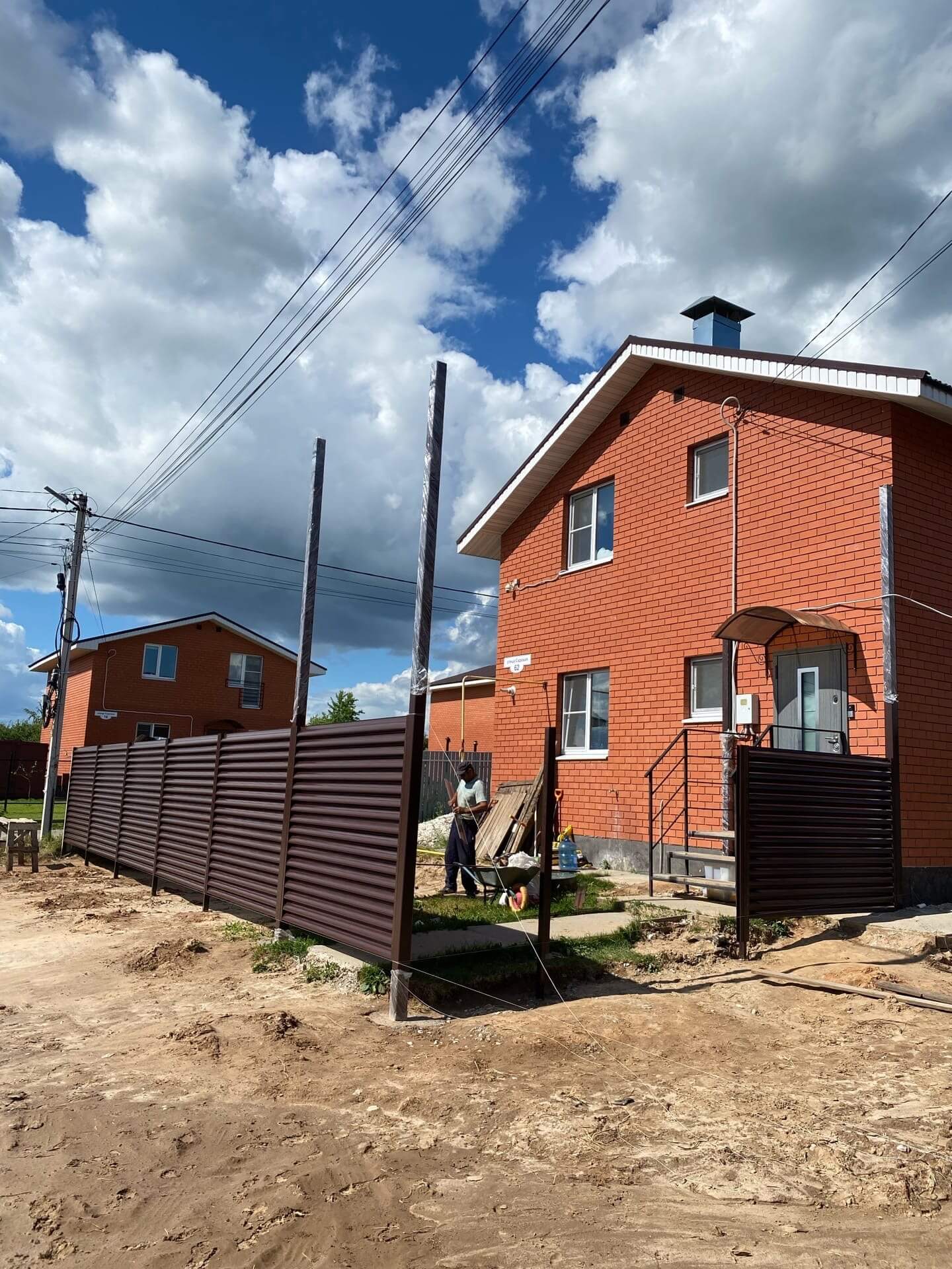 Забор-жалюзи из ламелей еврожалюзи 14м RAL8017 Шоколад фото 1 в Новочеркасске