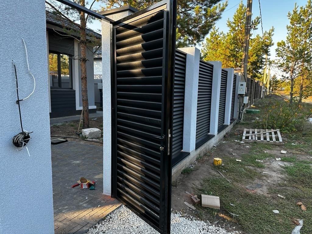 Забор-жалюзи 18м RAL9005/9005 Черный двухсторонний МАТТЕ фото 6 в Новочеркасске