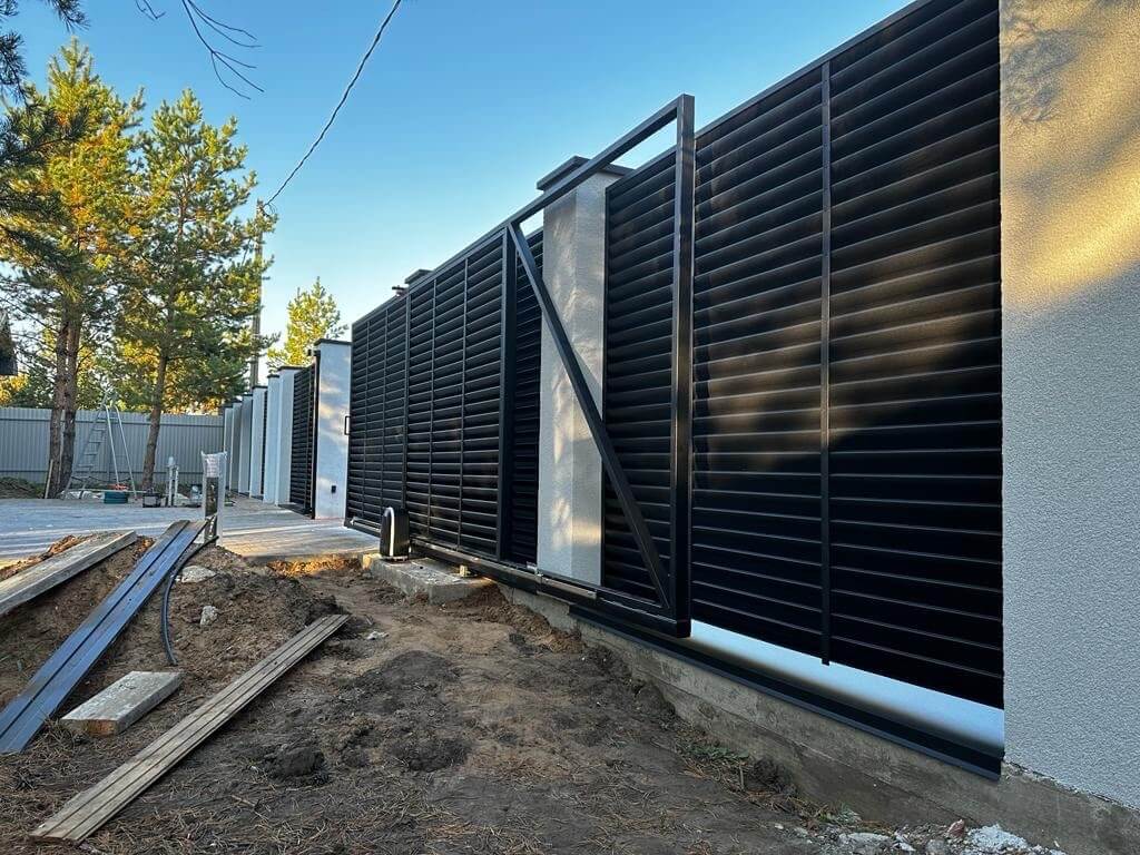 Забор-жалюзи 18м RAL9005/9005 Черный двухсторонний МАТТЕ фото 1 в Новочеркасске