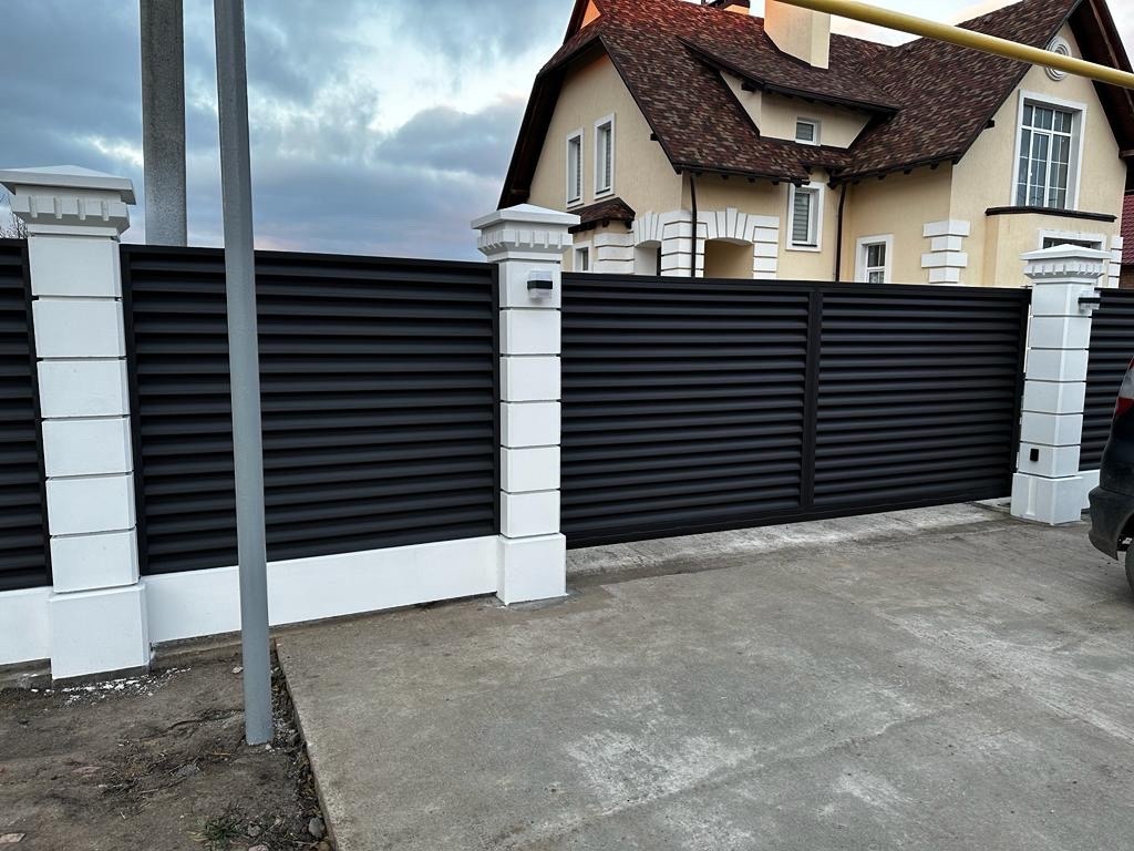Забор из ламелей Еврожалюзи 35м RAL8019/8019 Темный Шоколад двусторонний MATTE фото 1 в Новочеркасске