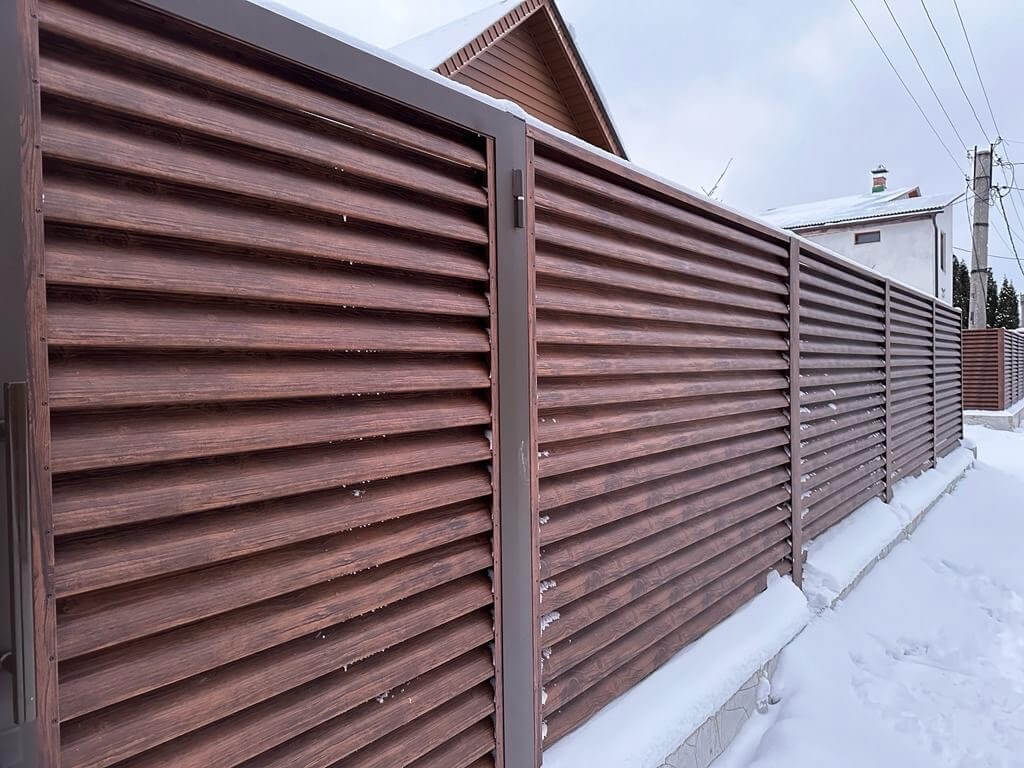 Забор-жалюзи из ламелей еврожалюзи 43м Каштан Printech фото 3 в Новочеркасске