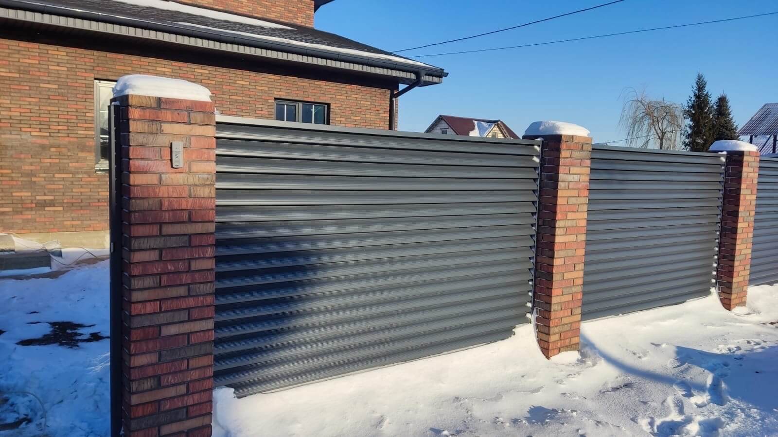 Забор-жалюзи с ламелями еврожалюзи 34м RAL7024/7024 Серый Графит двусторонний в Новочеркасске