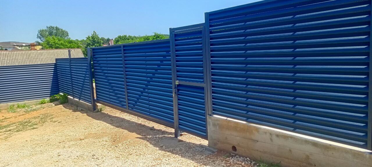 Забор-жалюзи из ламелей Еврожалюзи 53м RAL7024 Серый Графит МАТТЕ фото 15 в Новочеркасске