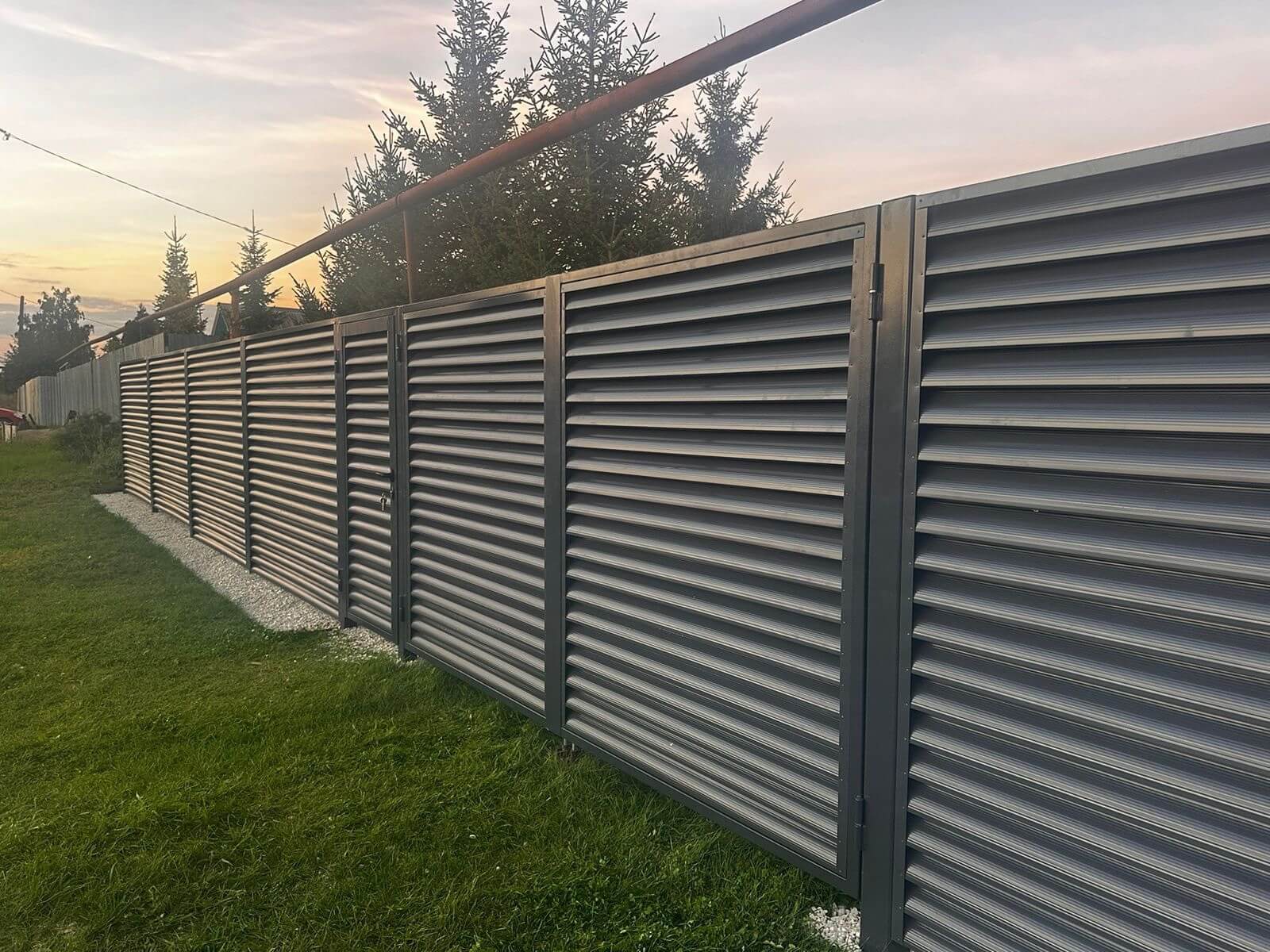 Забор из ламелей Еврожалюзи 26м RAL7024/7024 Серый Графит двусторонний в Новочеркасске