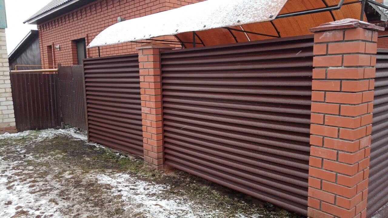 Забор из ламелей еврожалюзи 12м RAL8017/8017 Шоколад двусторонний МАТТЕ фото 4 в Новочеркасске