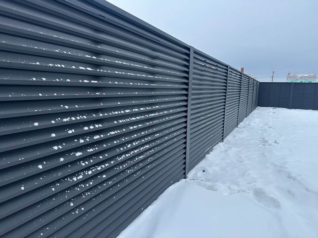 Забор-жалюзи из ламелей ЭКО-Z 130м RAL9005 Черный МАТТЕ в Новочеркасске