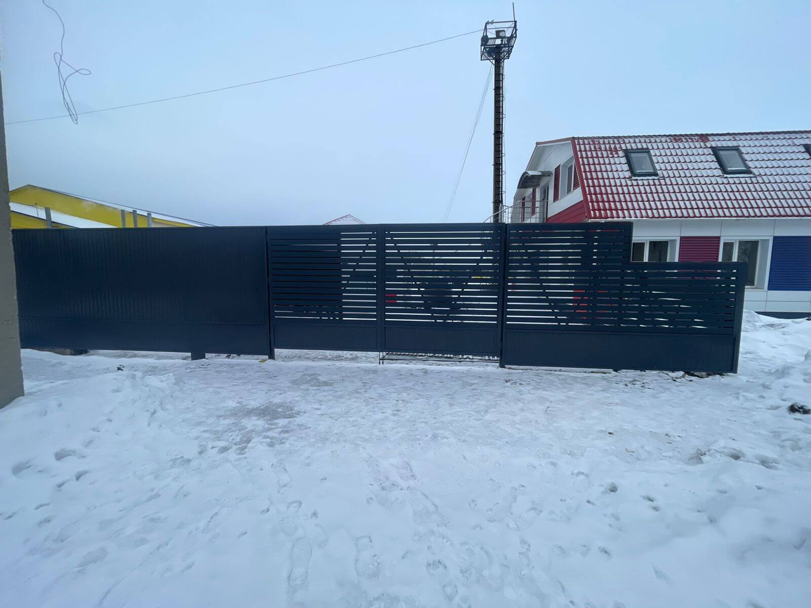 Забор-ранчо из металлического планкена 11м RAL7024 Серый Графит фото 2 в Новочеркасске