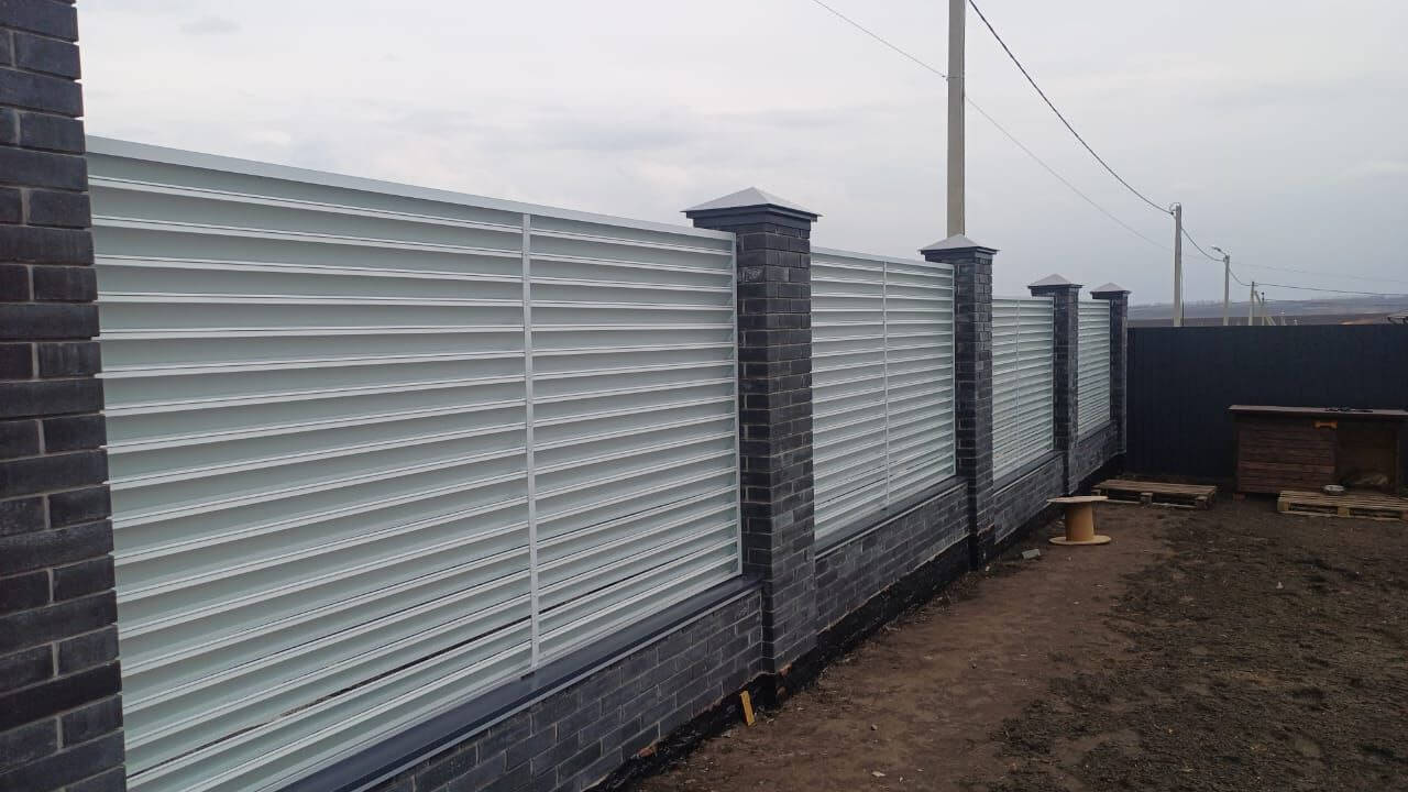 Забор-жалюзи из ламелей ЭКО-Z 94м RAL9003/9003 Белый двусторонний фото 1 в Новочеркасске