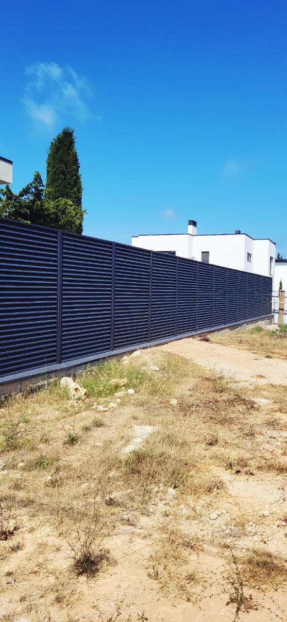 Забор-жалюзи 65м RAL7024/7024 Серый Графит МАТТЕ двусторонний фото 6 в Новочеркасске