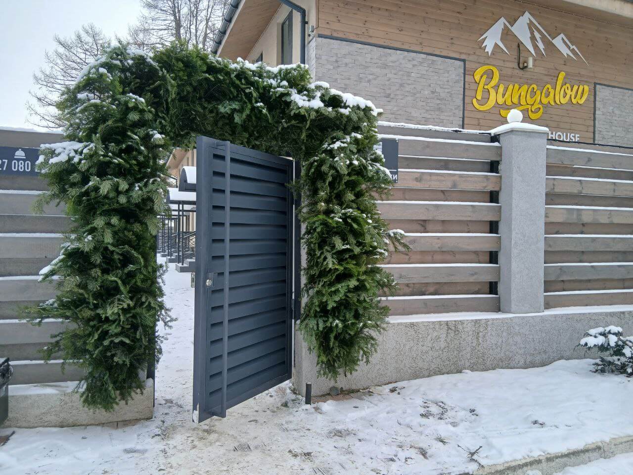 Входная группа из ламелей Хай-Тек RAL7024/7024 Серый Графит двусторонний МАТТЕ фото 15 в Новочеркасске