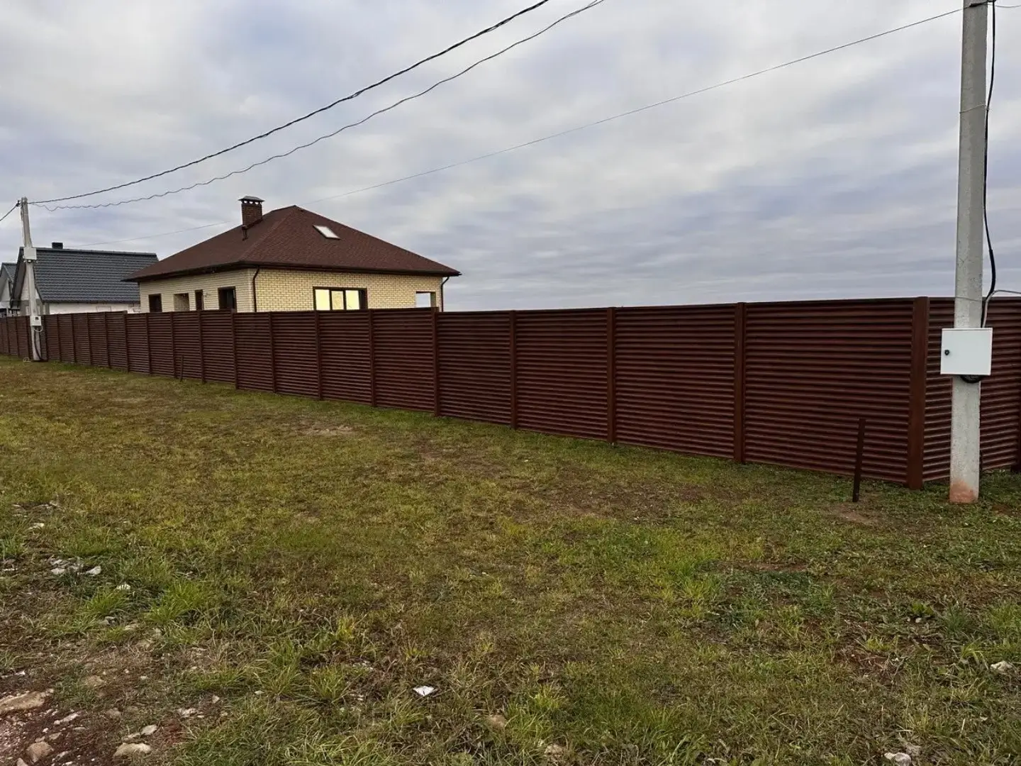 Забор-жалюзи из ламелей ЭКО-Z 58м Темный Дуб 3D Принтек фото 2 в Новочеркасске