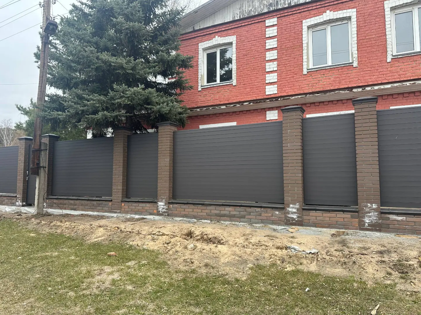 Забор-ранчо из металлического планкена 28м RAL8019 Темный Шоколад МАТТЕ в Новочеркасске