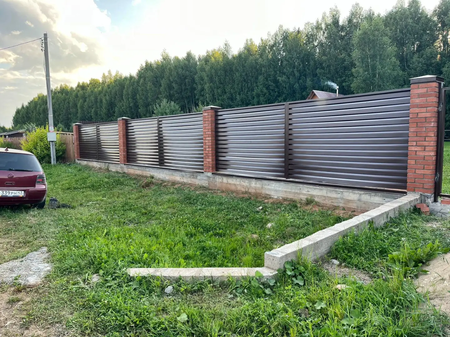 Забор-жалюзи из ламелей Хай-Тек 26м RAL8017/8017 Шоколад двусторонний в Новочеркасске